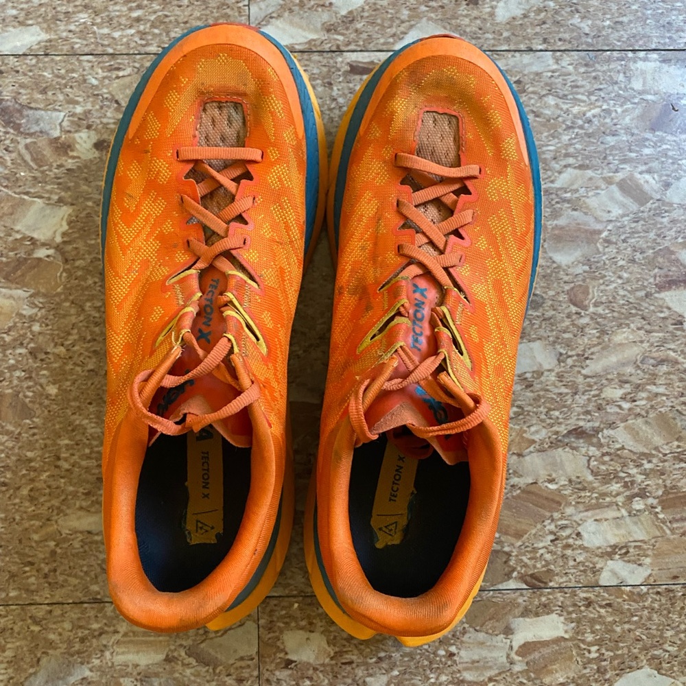 Hoka Tecton X